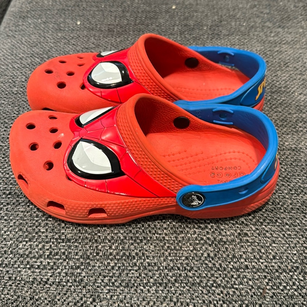 SPIDER-MAN Crocs size 13 ( crocs Size 13)